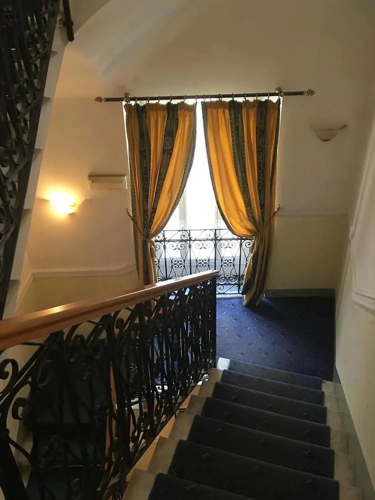 Hotel Coppede' Рим 3*,